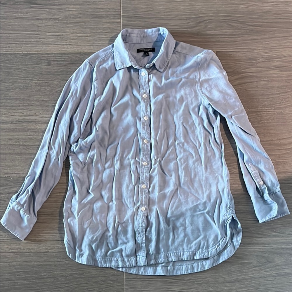 BR Women’s Light Blue Parker Tunic Fit Button-Up Shirt